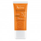 Eau thermale avene solare b-protect 50+ con surchemise 30 ml